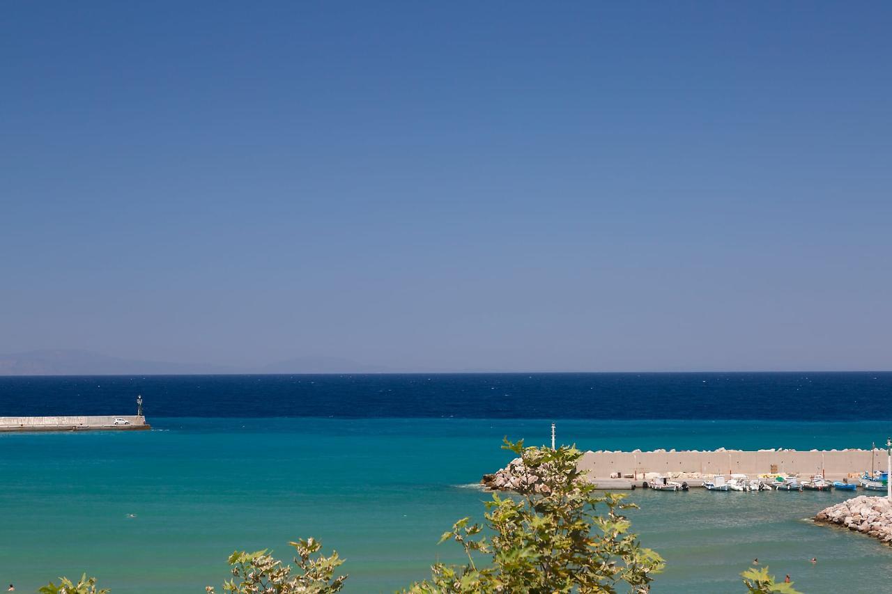 Samian Mare Hotel, Suites & Spa Karlovassi Exterior foto